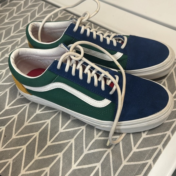 Vans tennis shoes - Picture 2 of 8